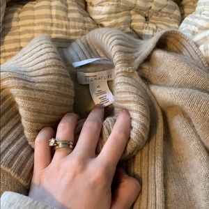 100% Cashmere sweater